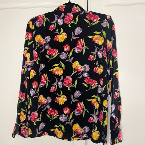 Vintage 100% Silk Tulip Floral Button Down - Picture 9 of 10